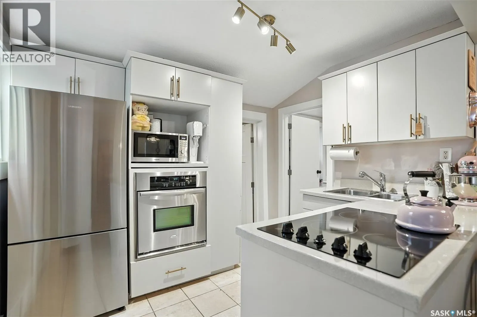 303 29th STREET W
