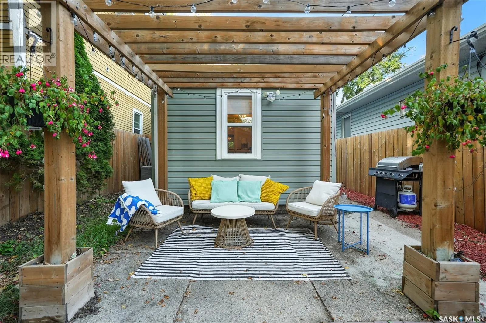 303 29th STREET W