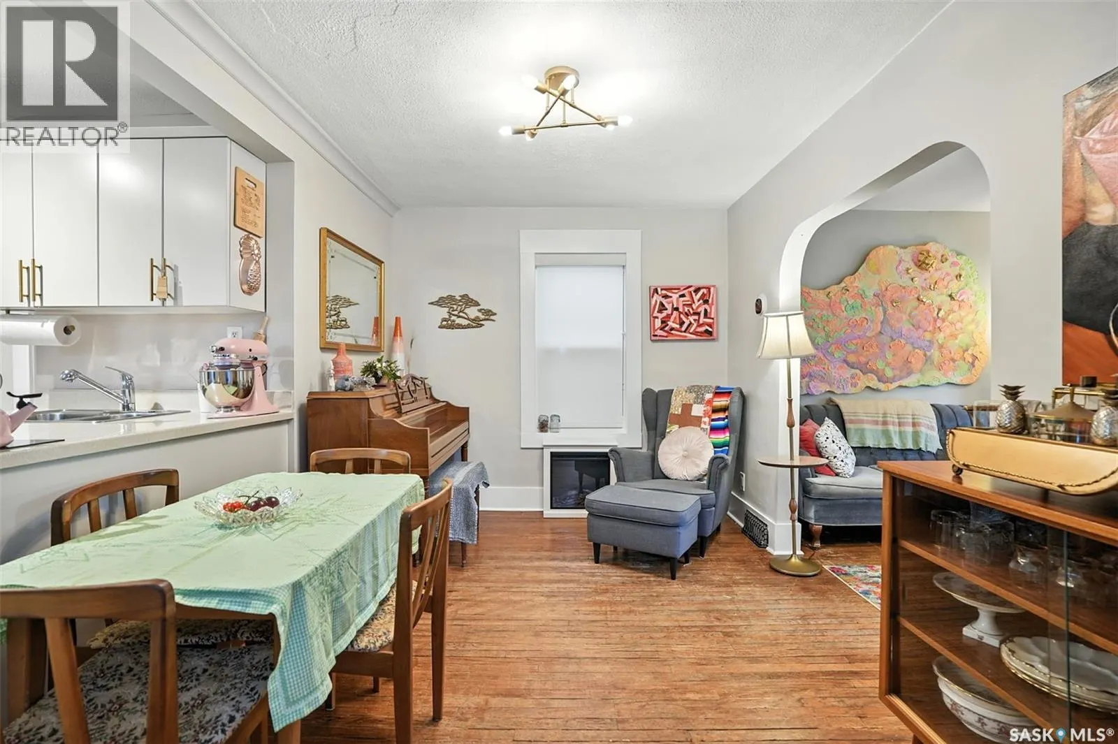 303 29th STREET W