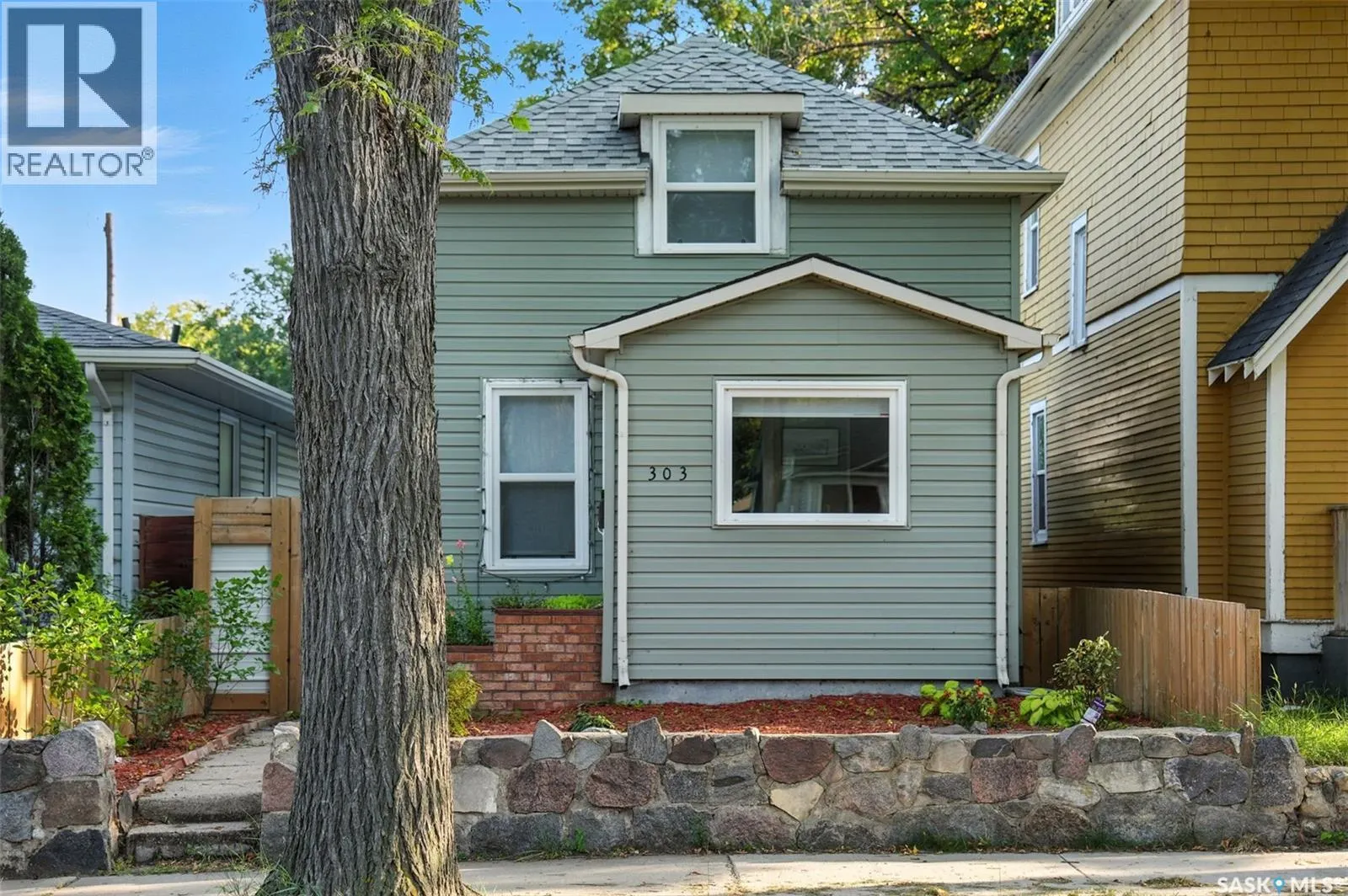 303 29th STREET W