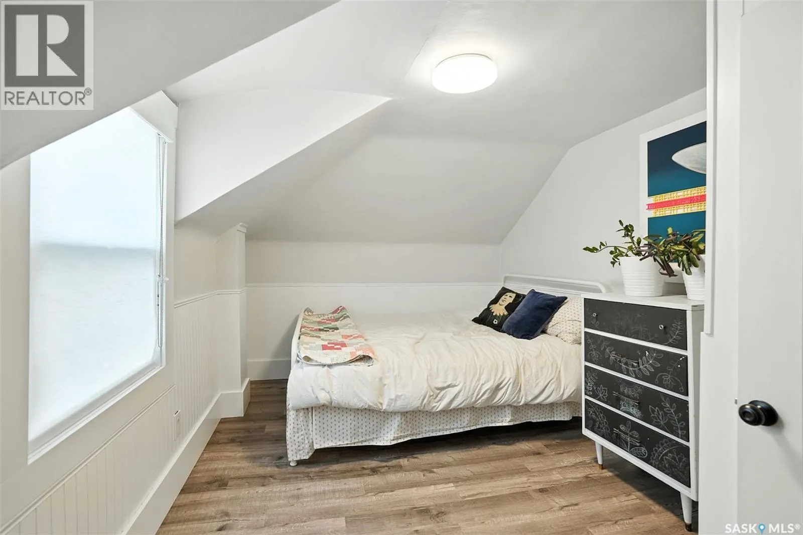 303 29th STREET W