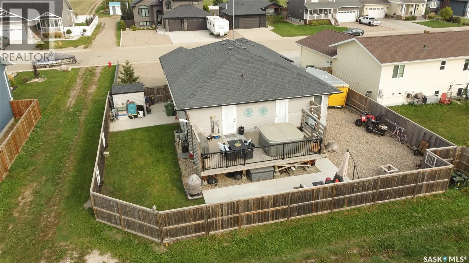 100 Diefenbaker AVENUE