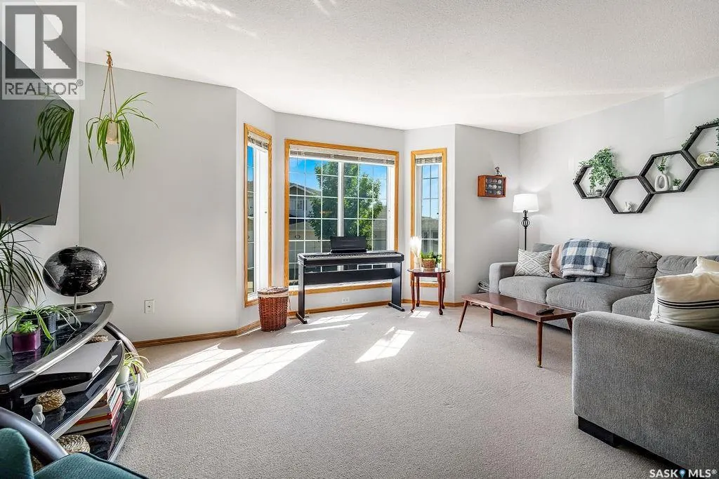 306 Mount Royal PLACE