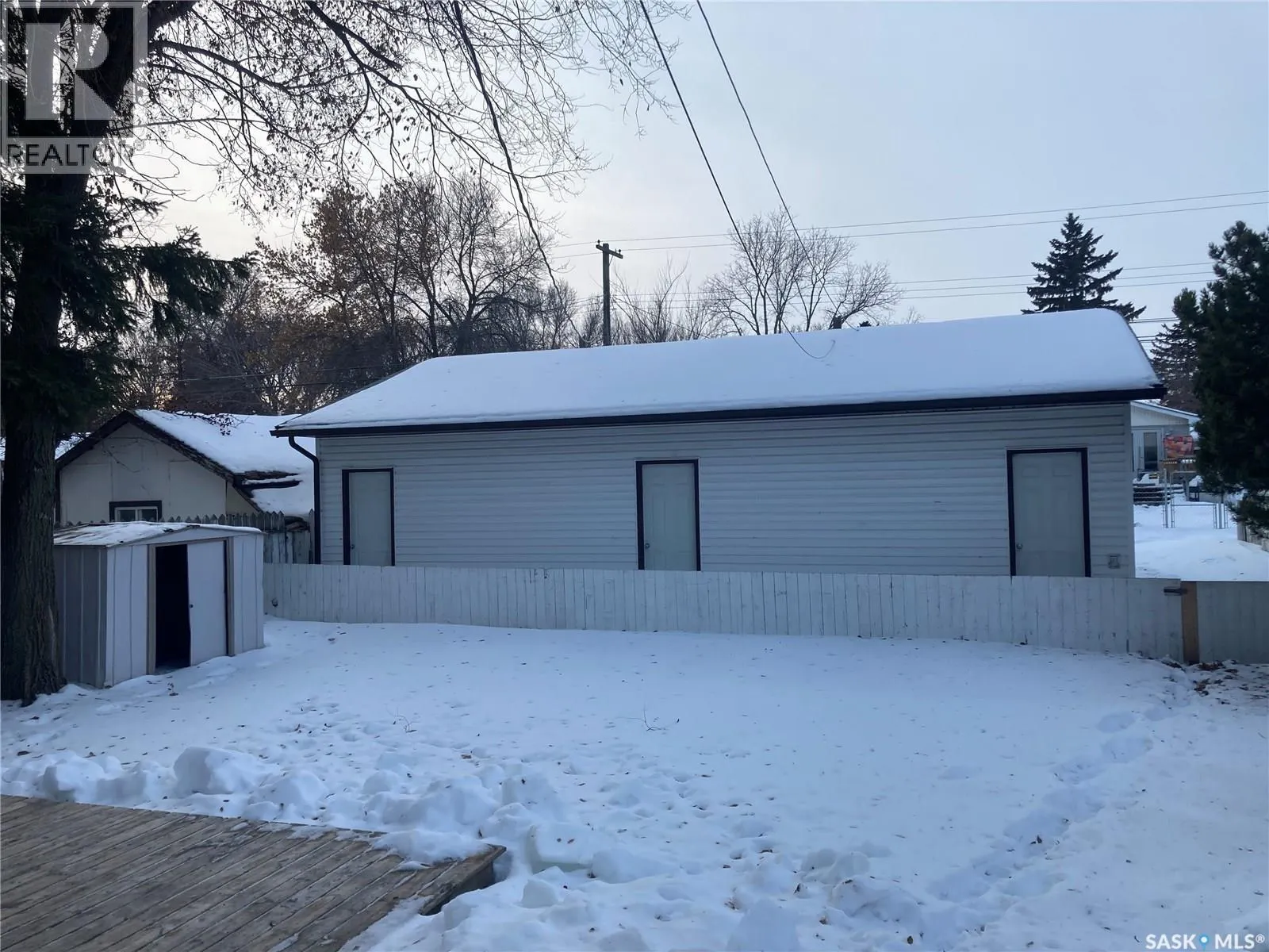 325 W AVENUE N