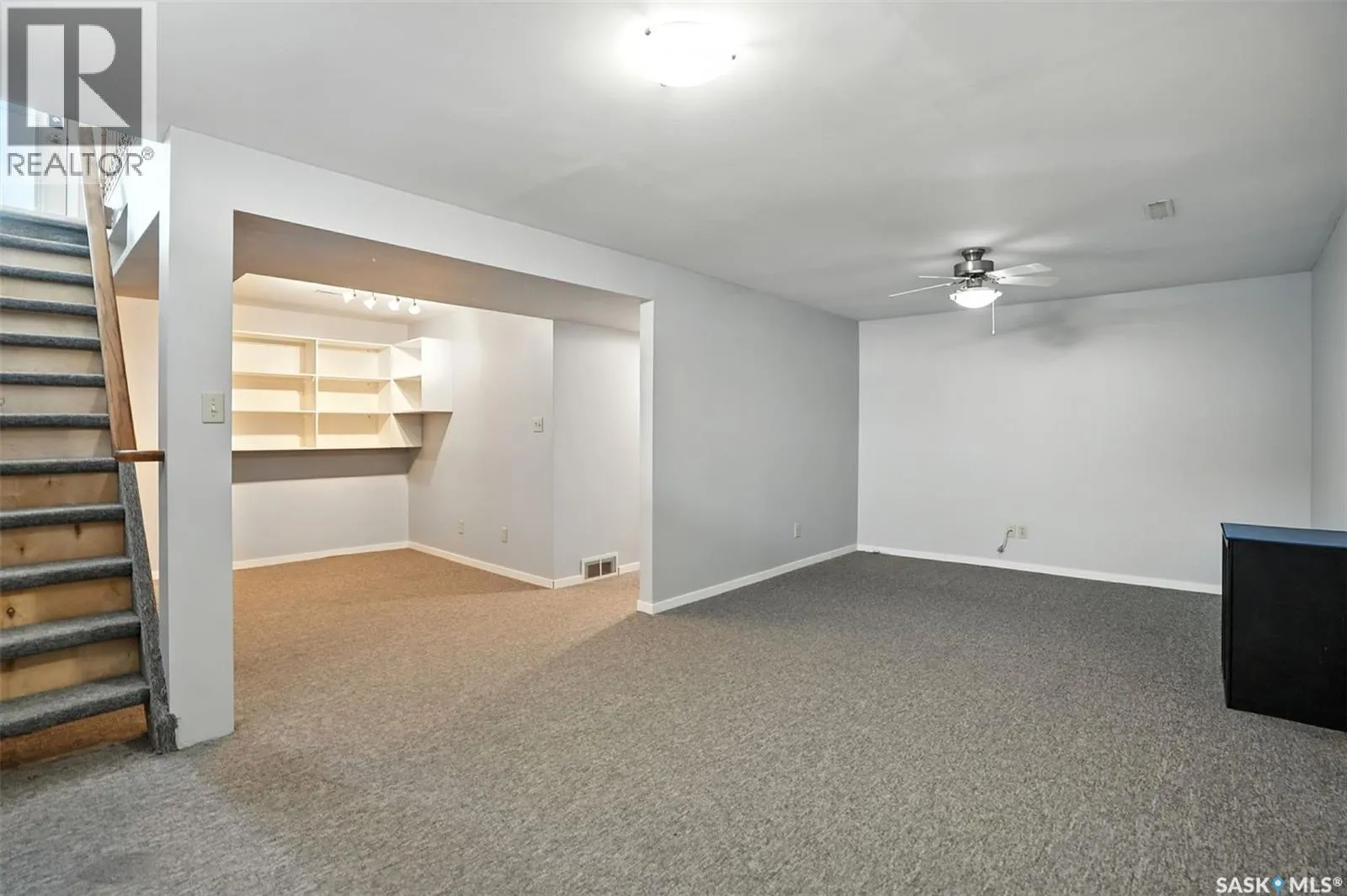 446 Cockburn CRESCENT