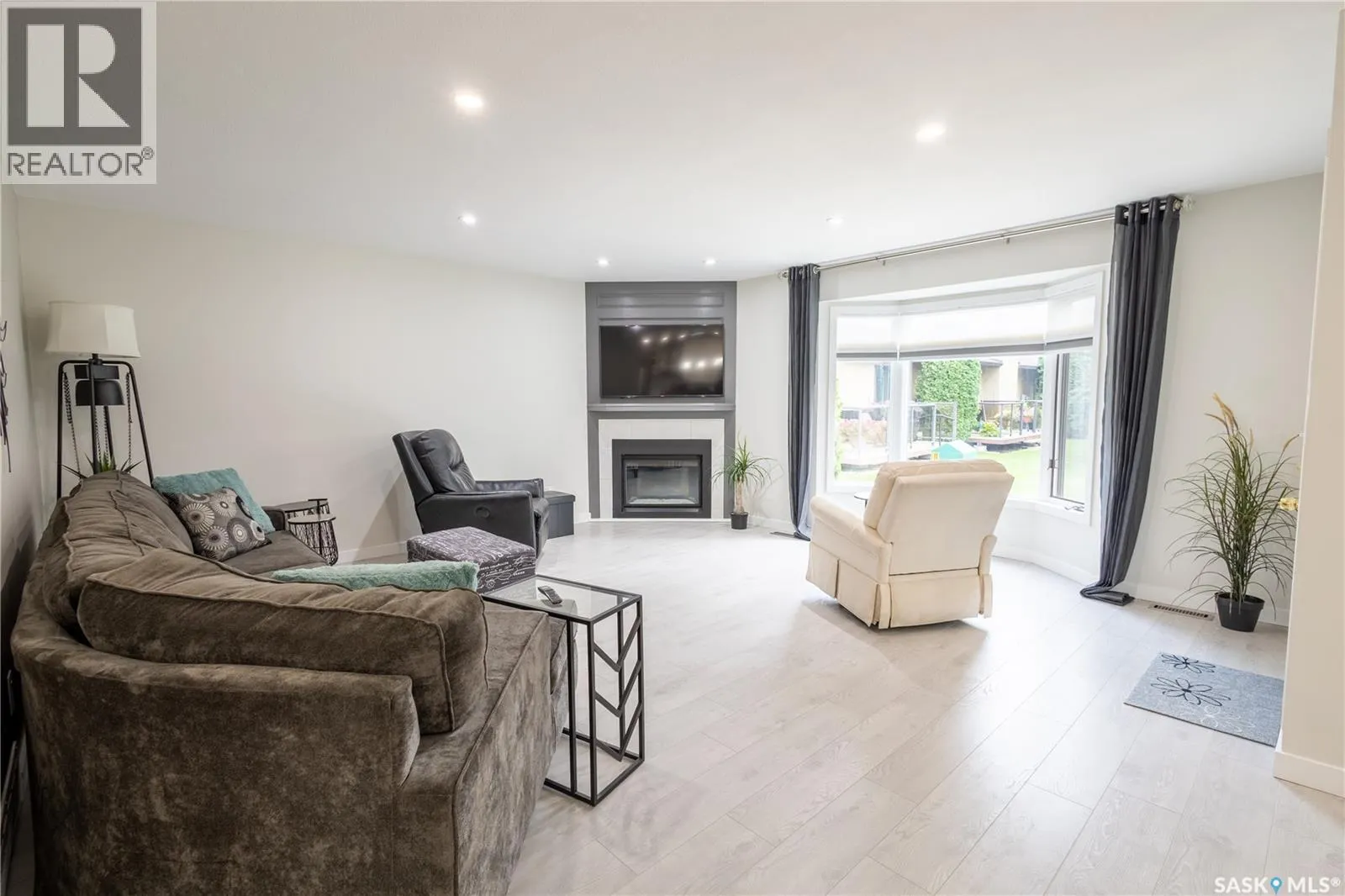 44 3415 Calder CRESCENT