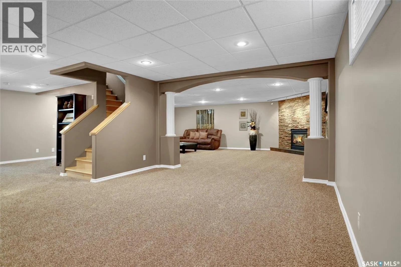 215 Calypso DRIVE