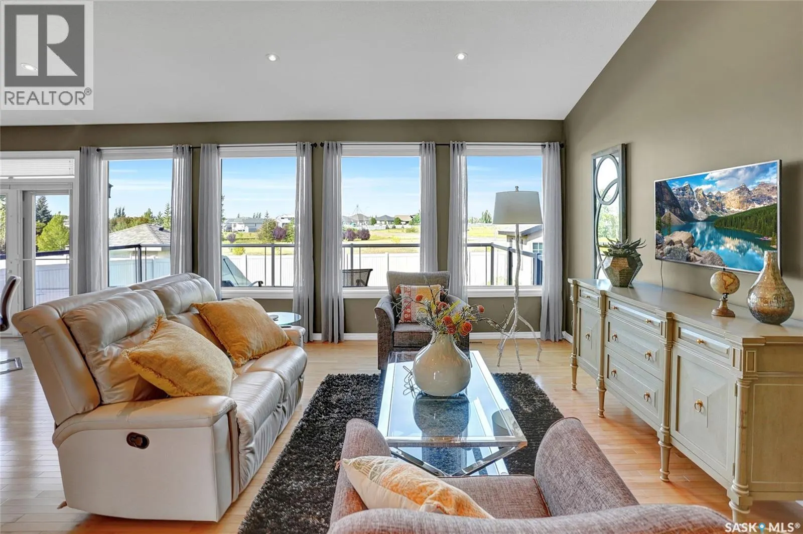 215 Calypso DRIVE