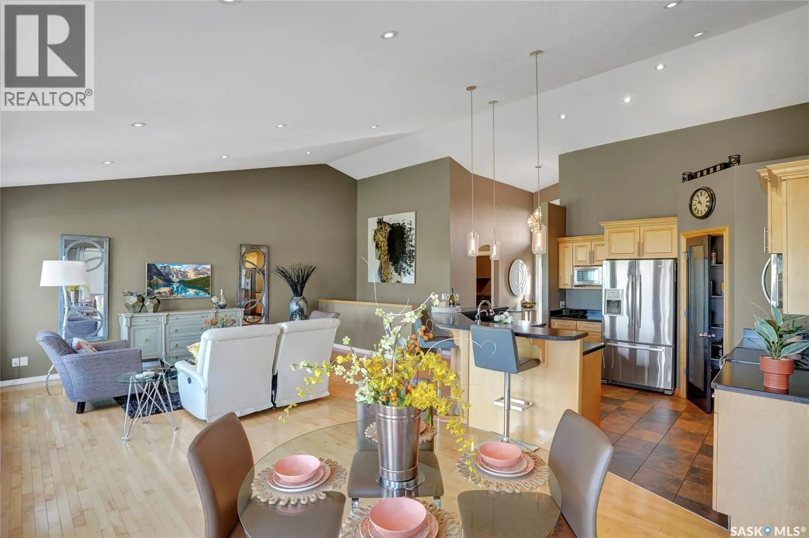 215 Calypso DRIVE