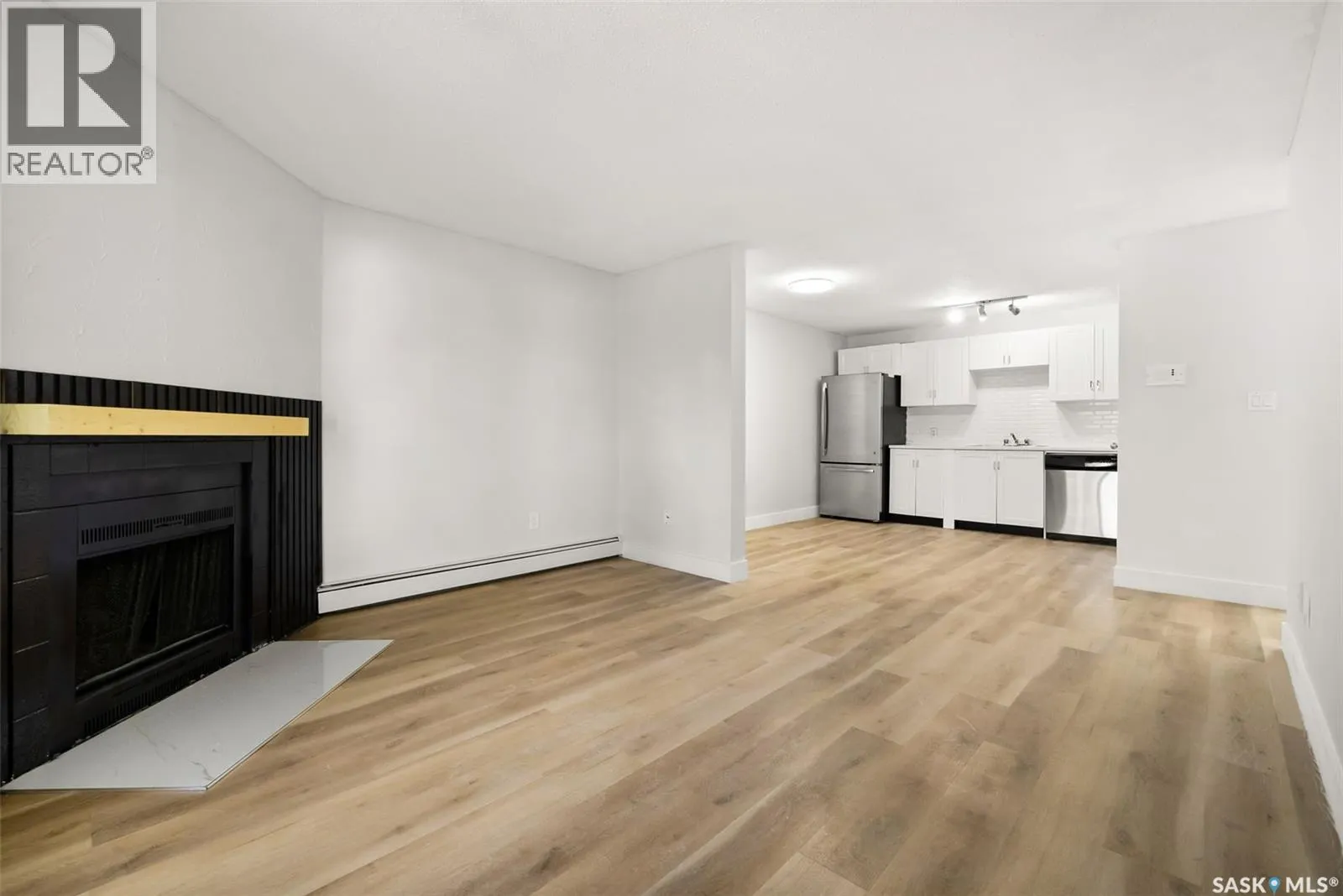 510 2406 HESELTINE ROAD