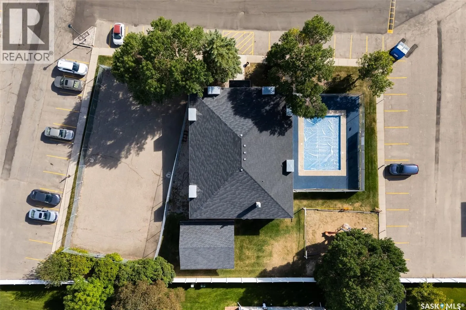 510 2406 HESELTINE ROAD