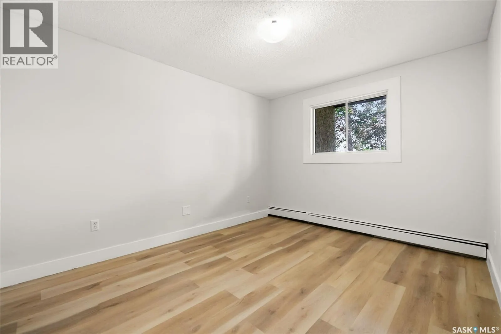 510 2406 HESELTINE ROAD