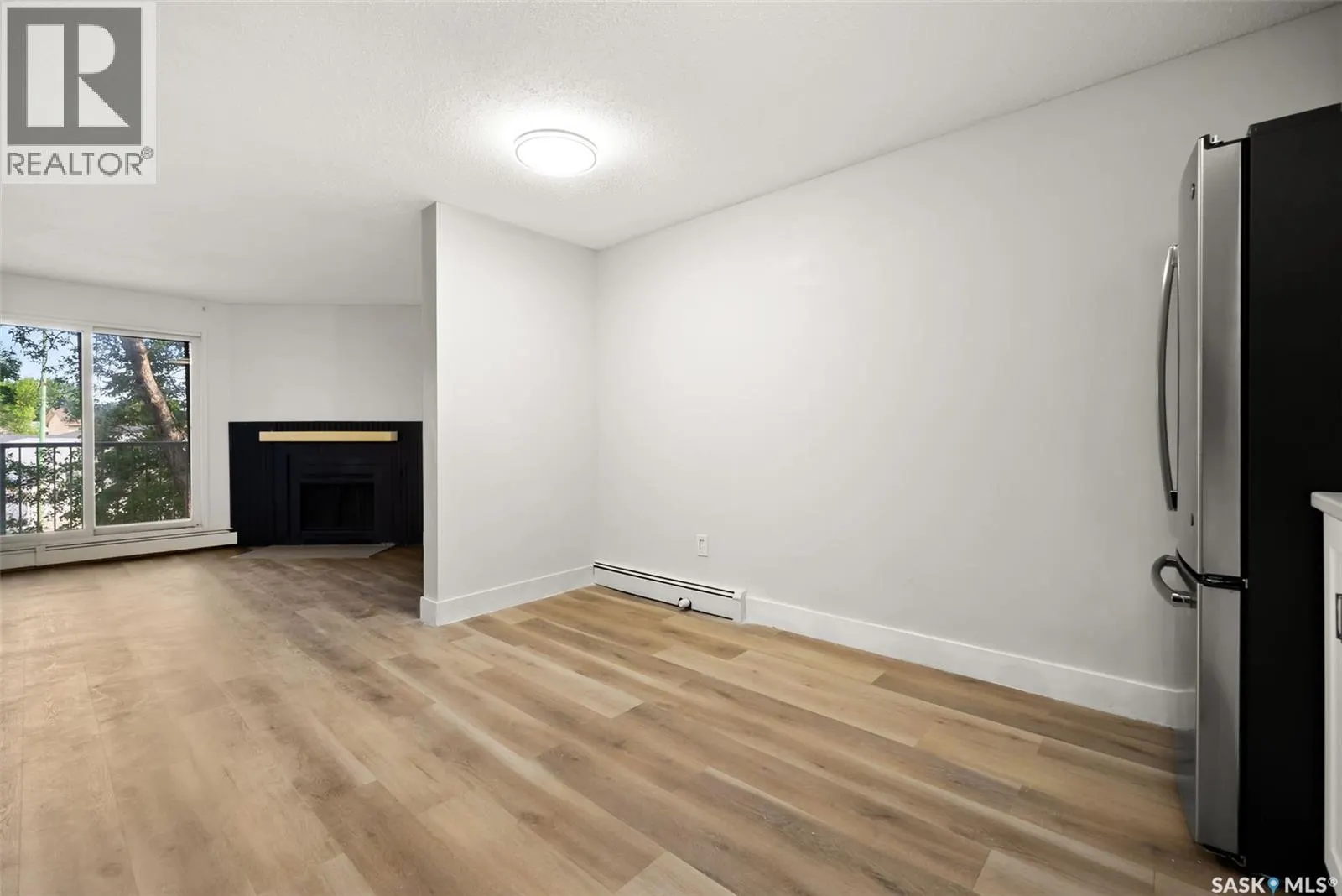 510 2406 HESELTINE ROAD