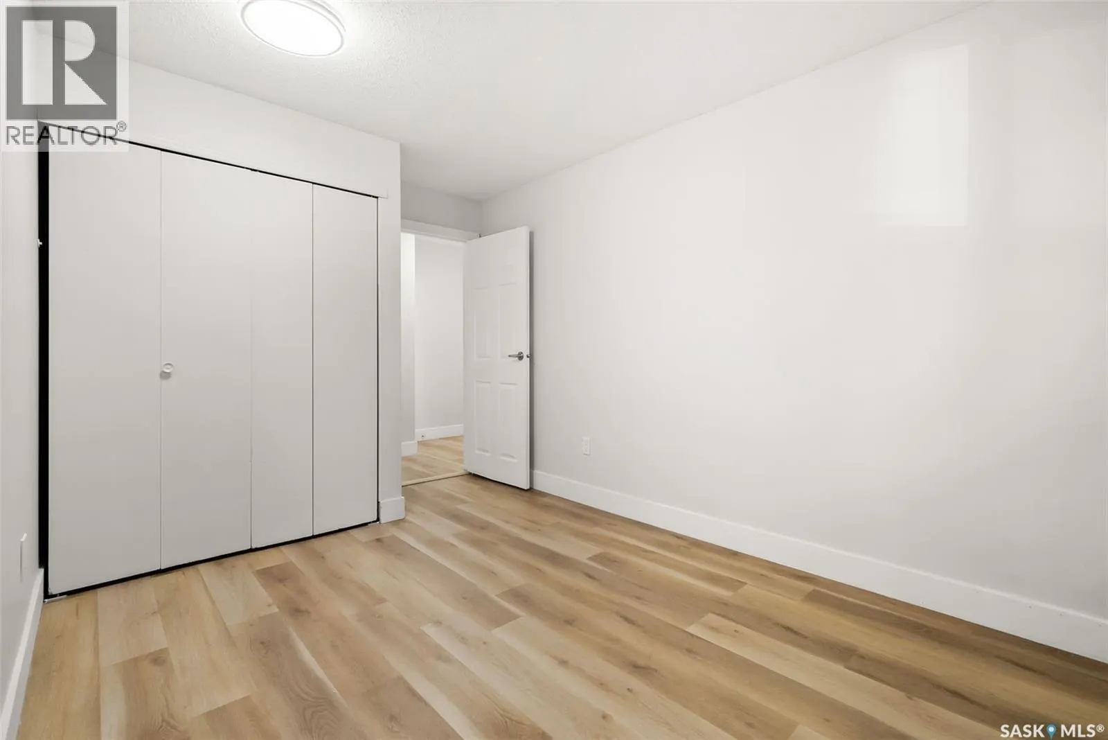 510 2406 HESELTINE ROAD