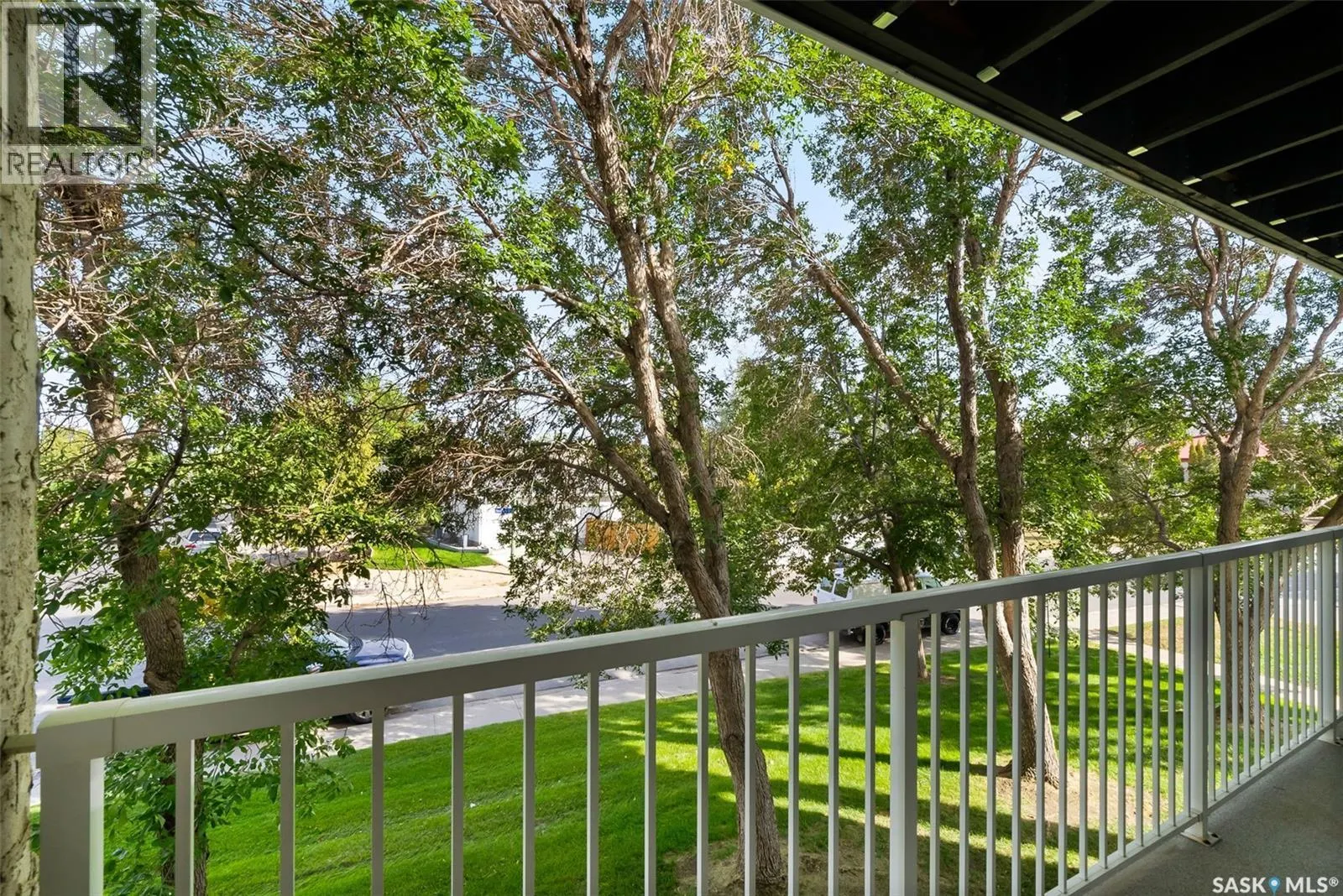 510 2406 HESELTINE ROAD
