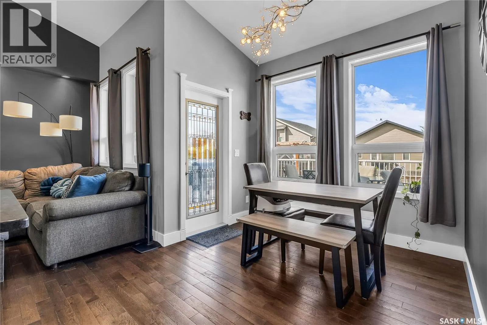 527 Allwood MANOR