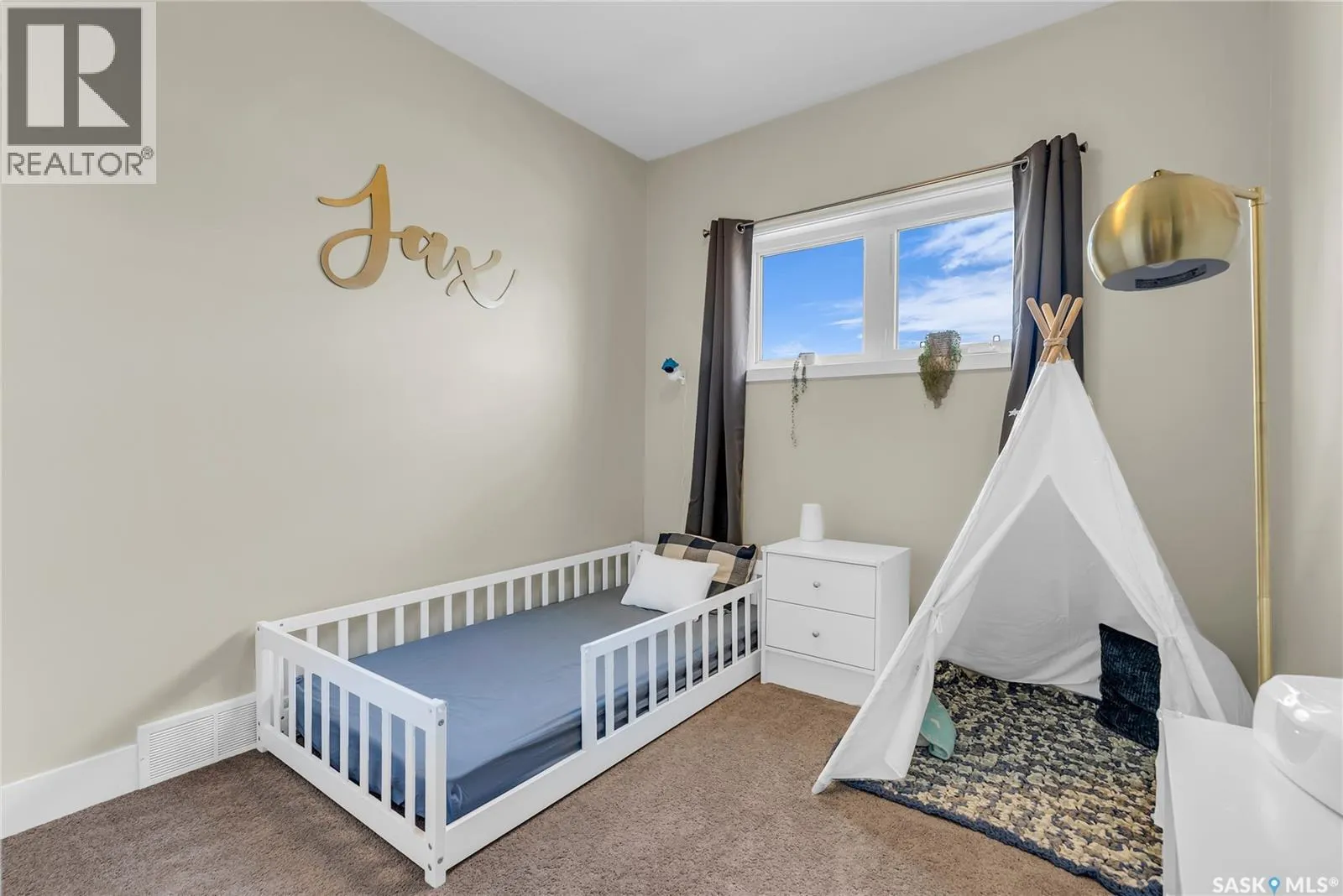 527 Allwood MANOR