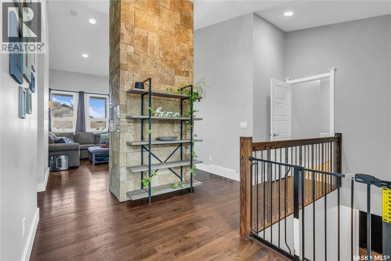 527 Allwood MANOR