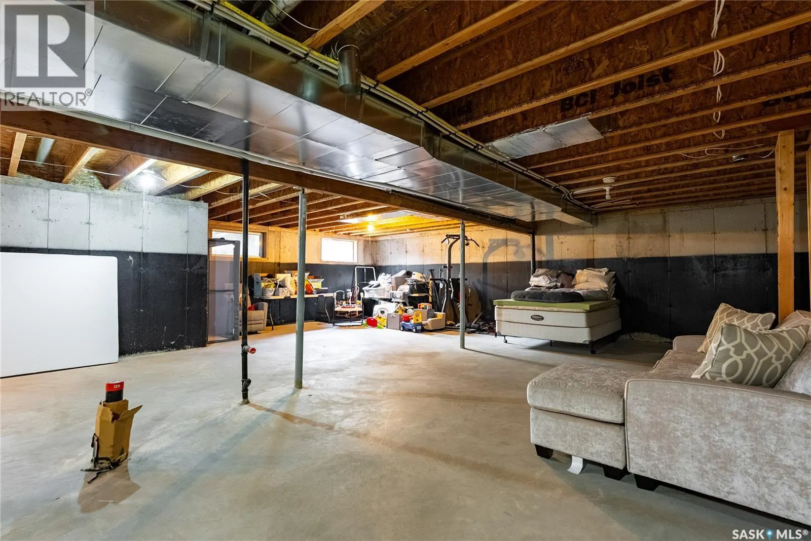 527 Allwood MANOR