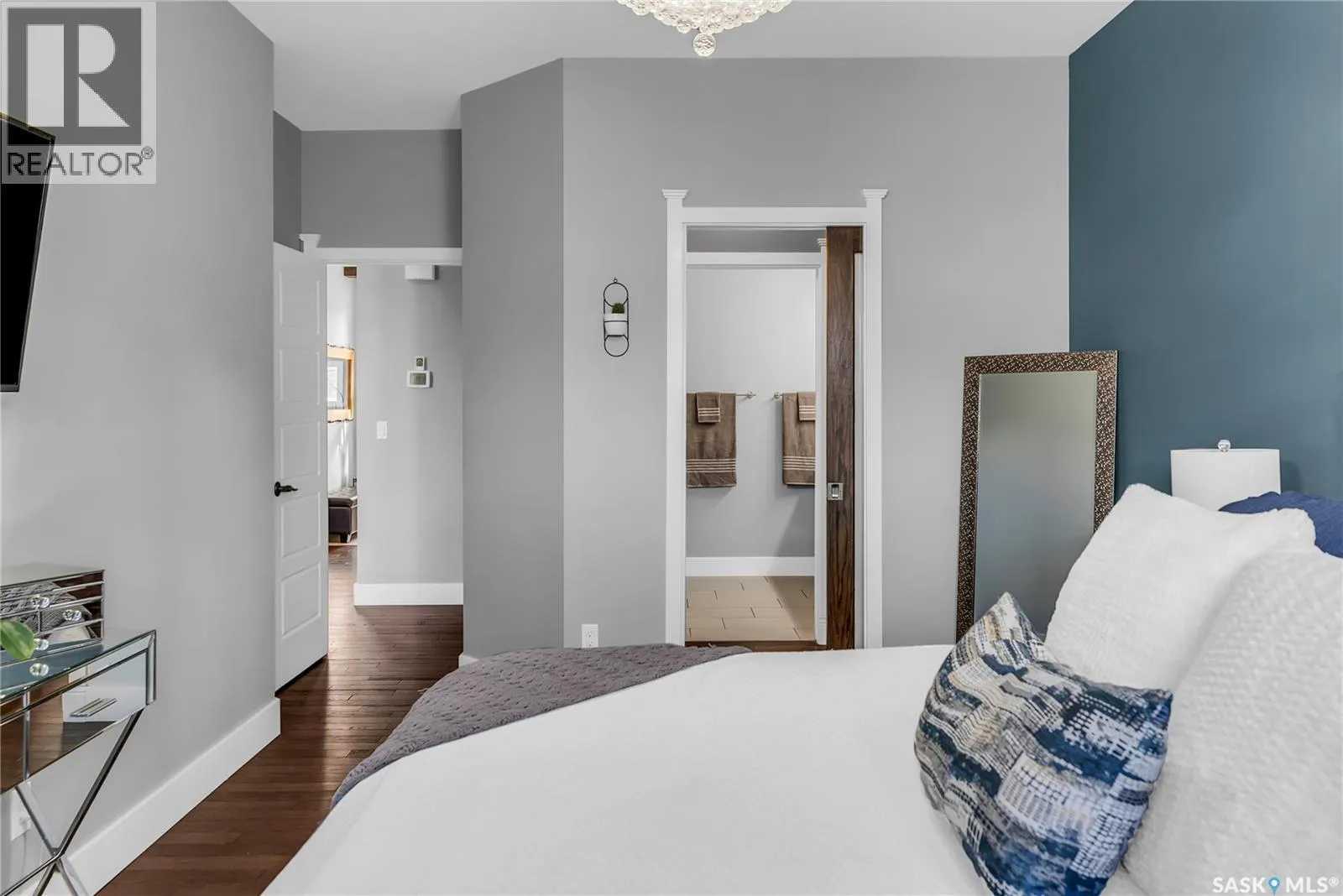 527 Allwood MANOR