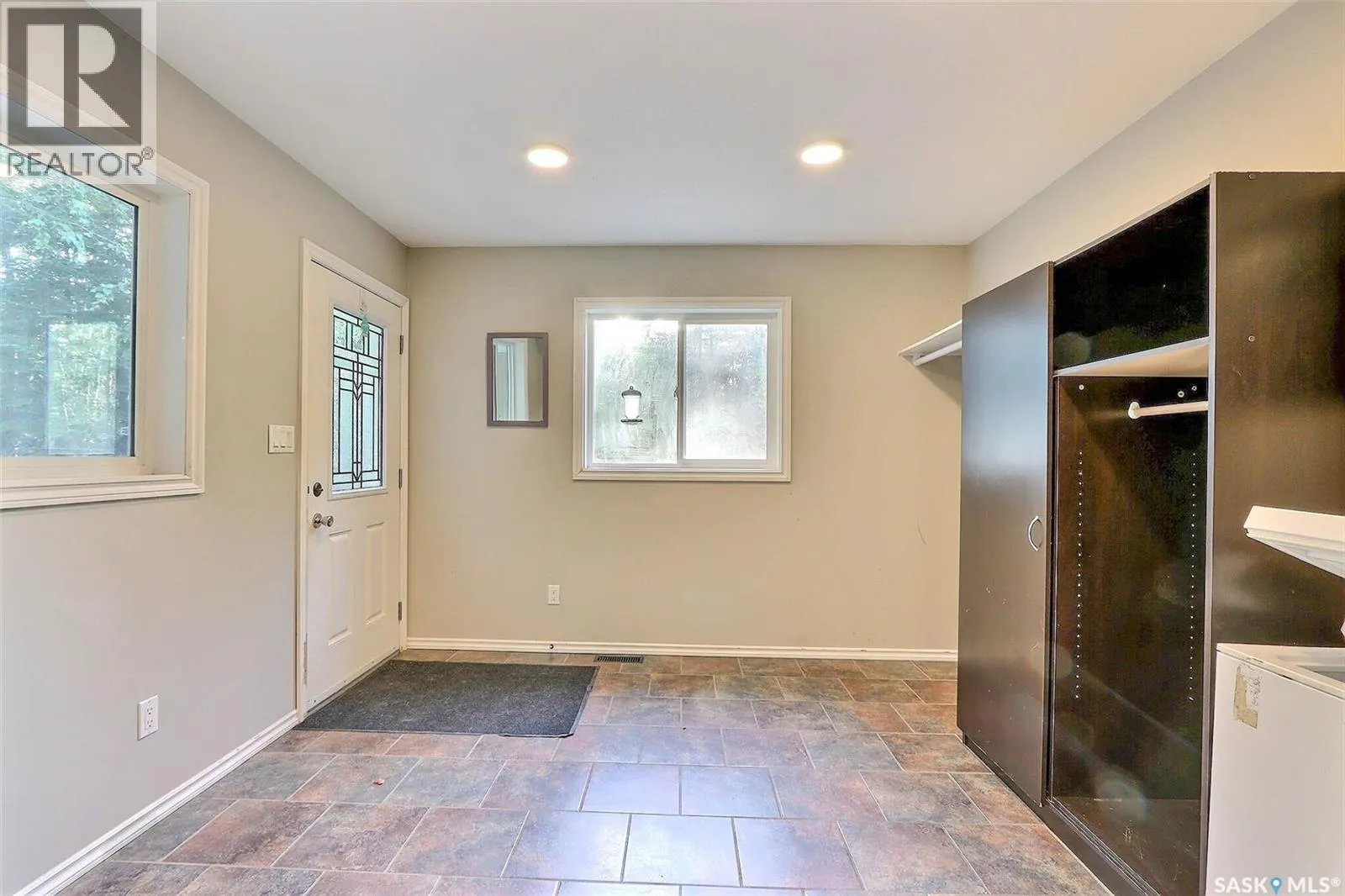 305 Mahigan CRESCENT