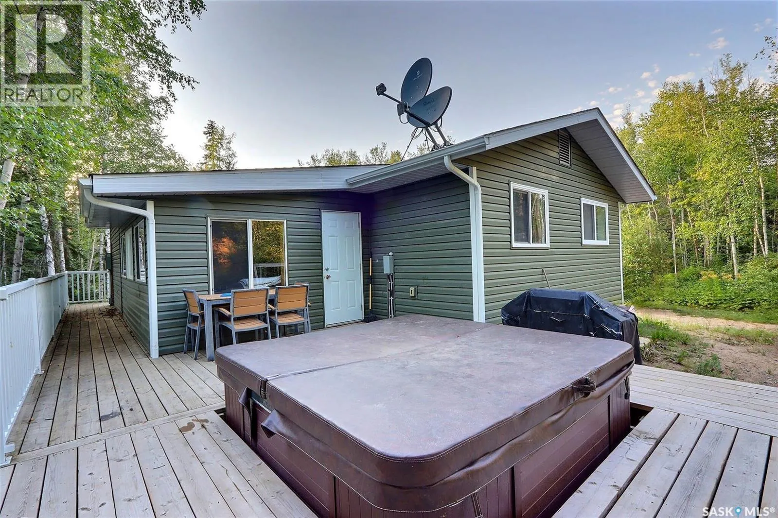 305 Mahigan CRESCENT