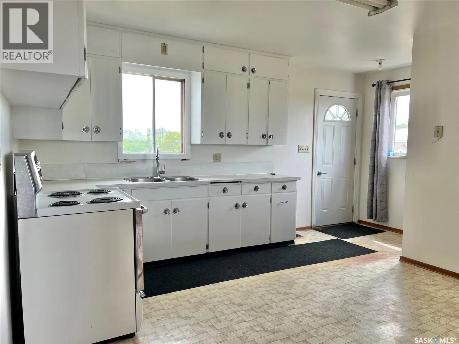 Hill Acreage