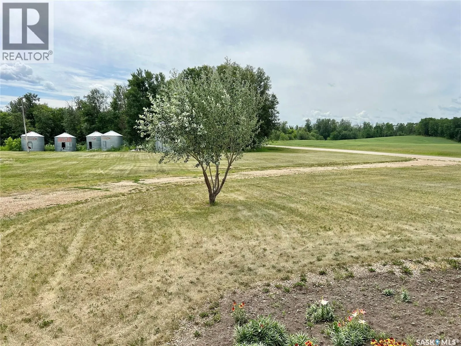 Hill Acreage