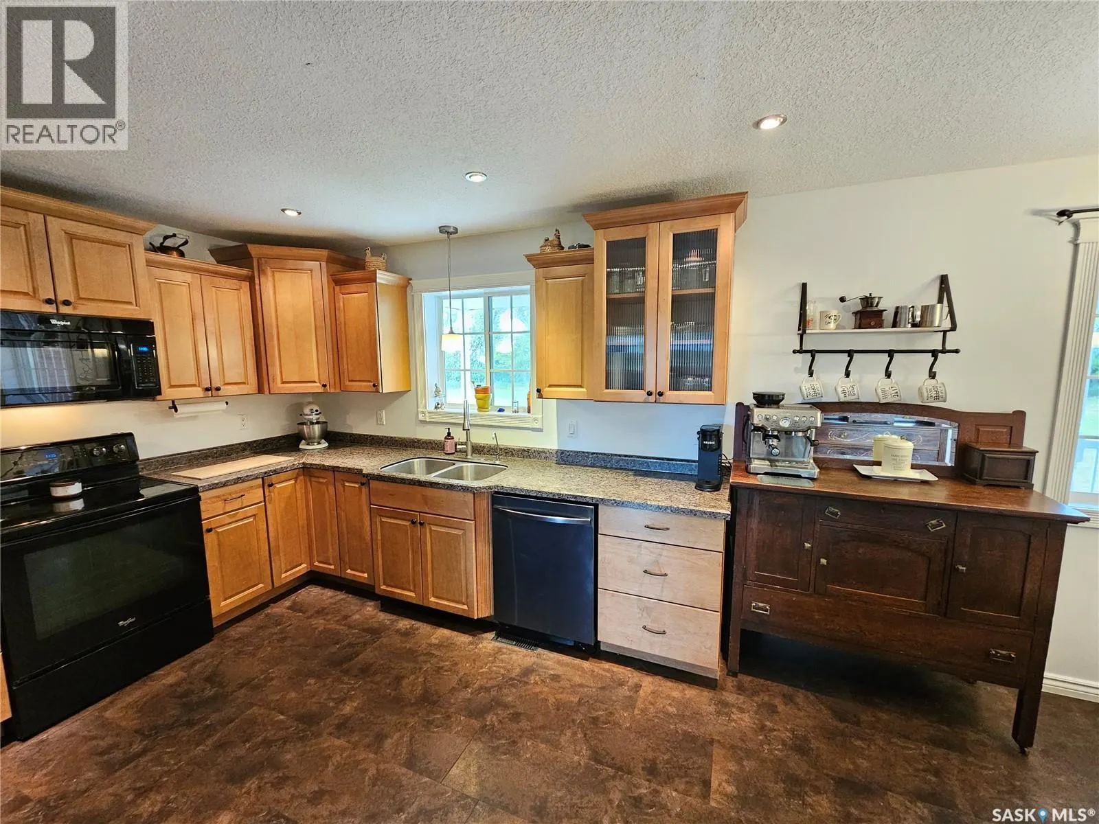 Redvers South Acreage.
