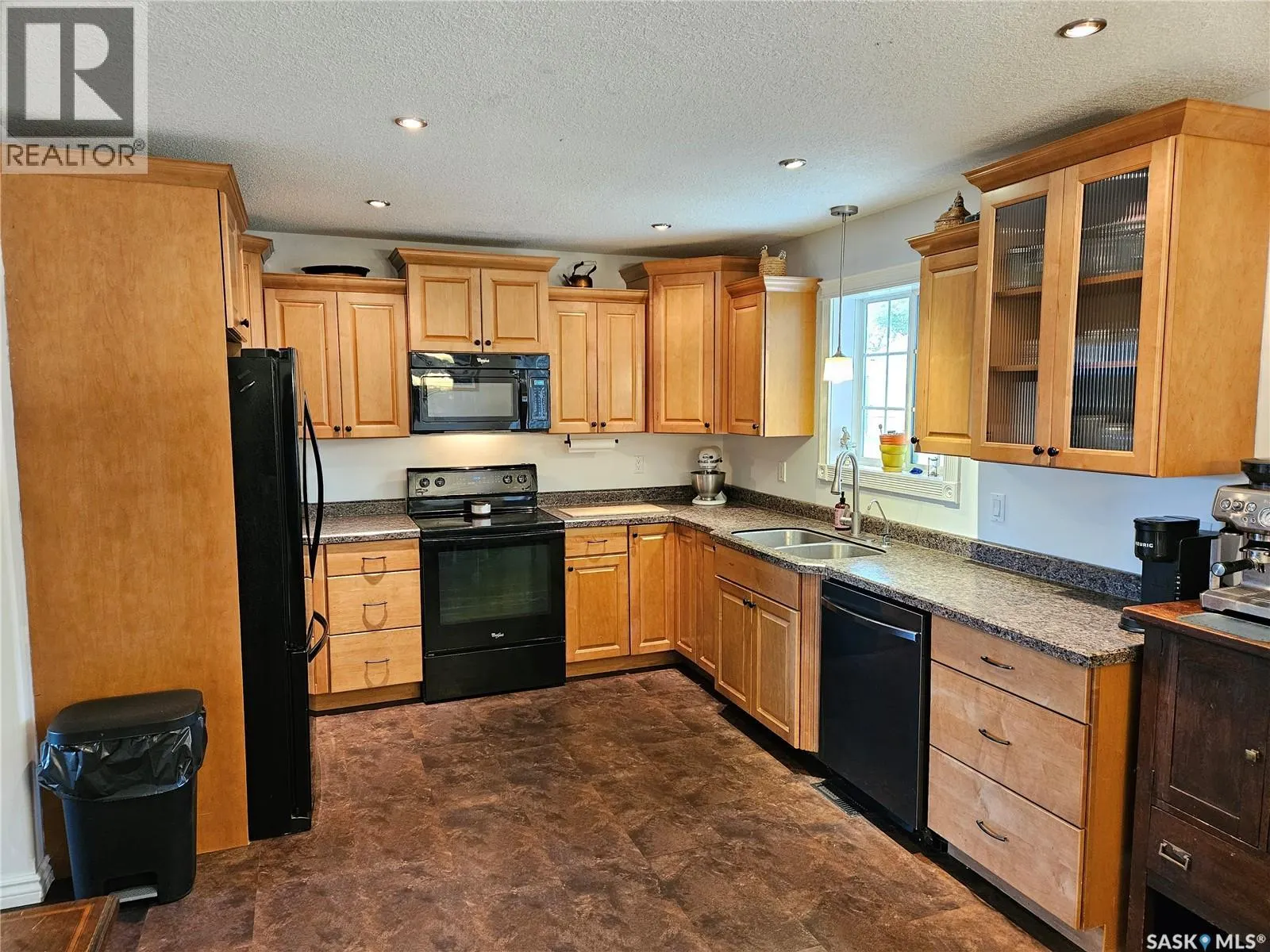 Redvers South Acreage.