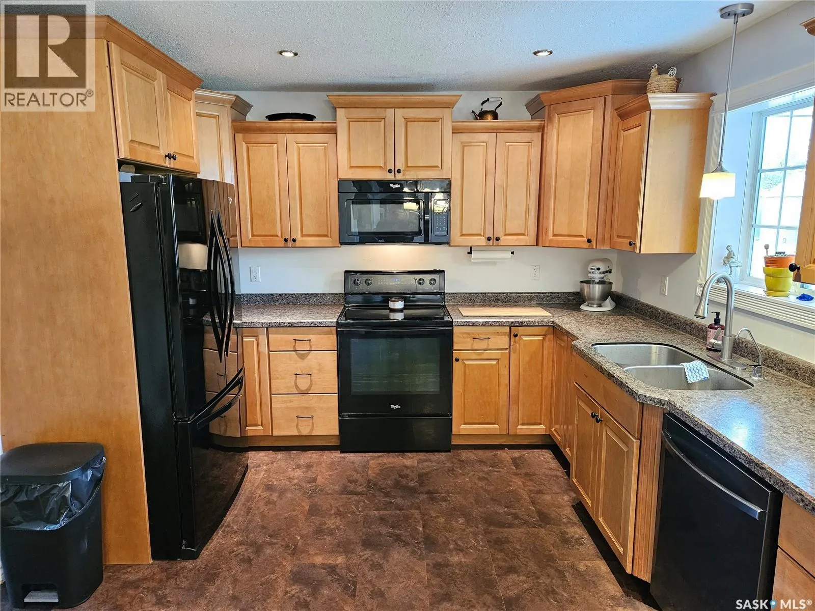Redvers South Acreage.