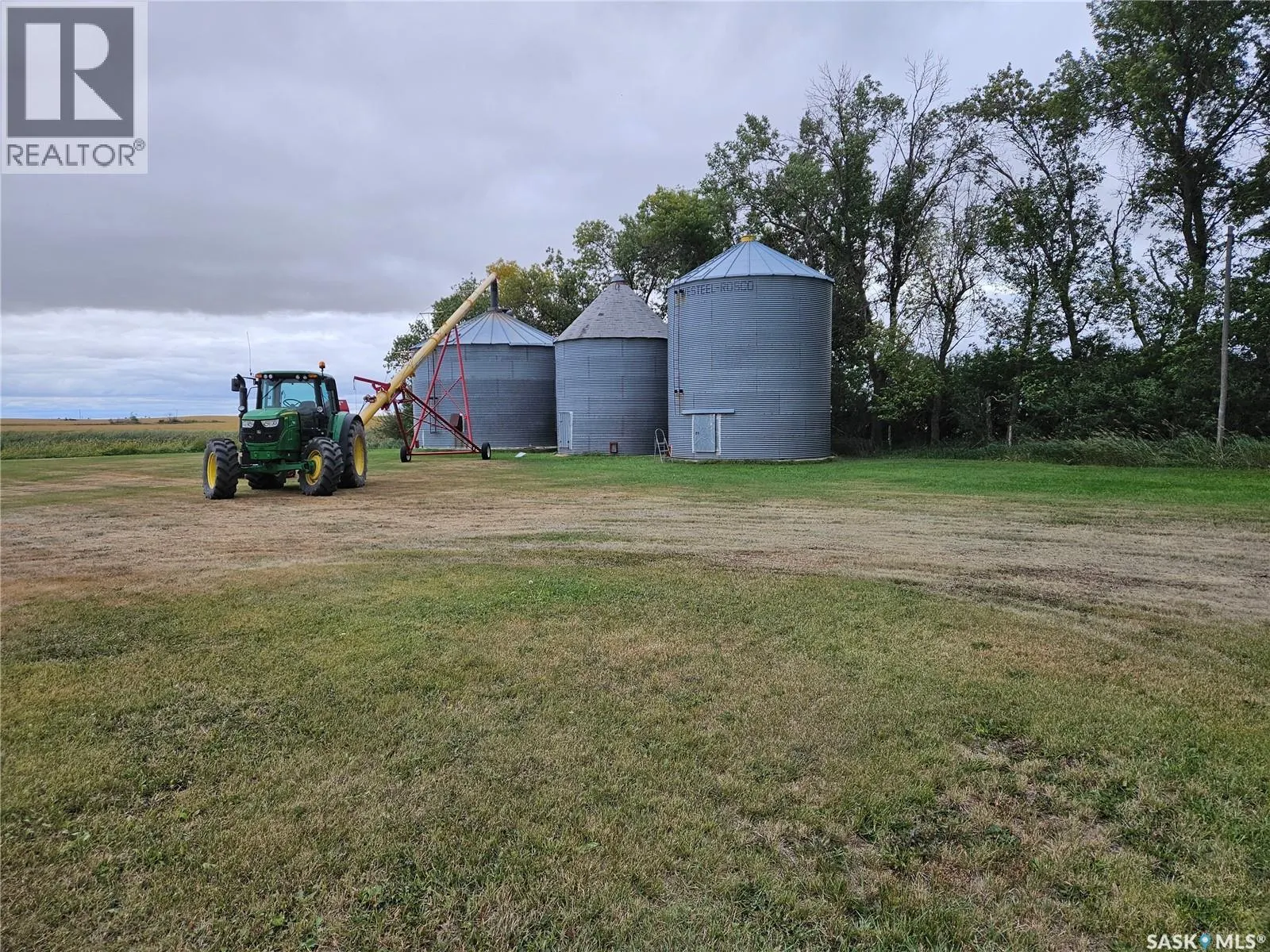 Redvers South Acreage.
