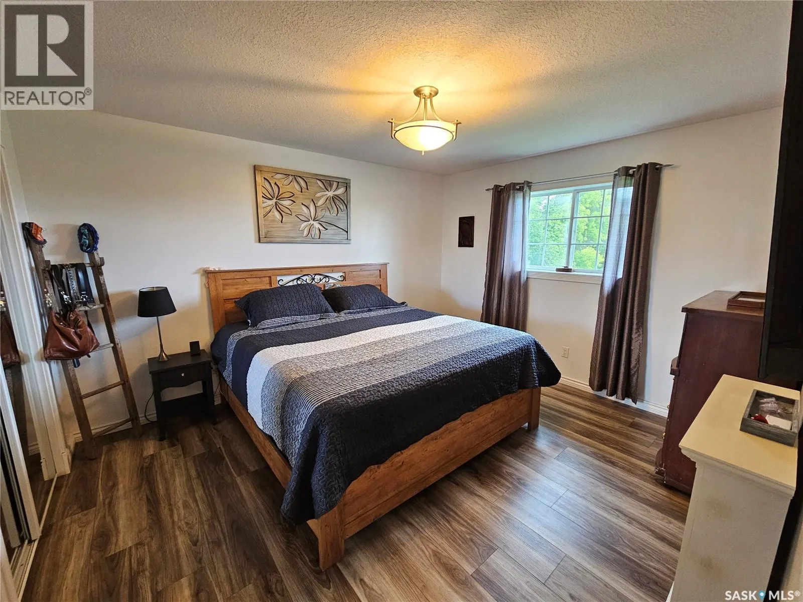 Redvers South Acreage.