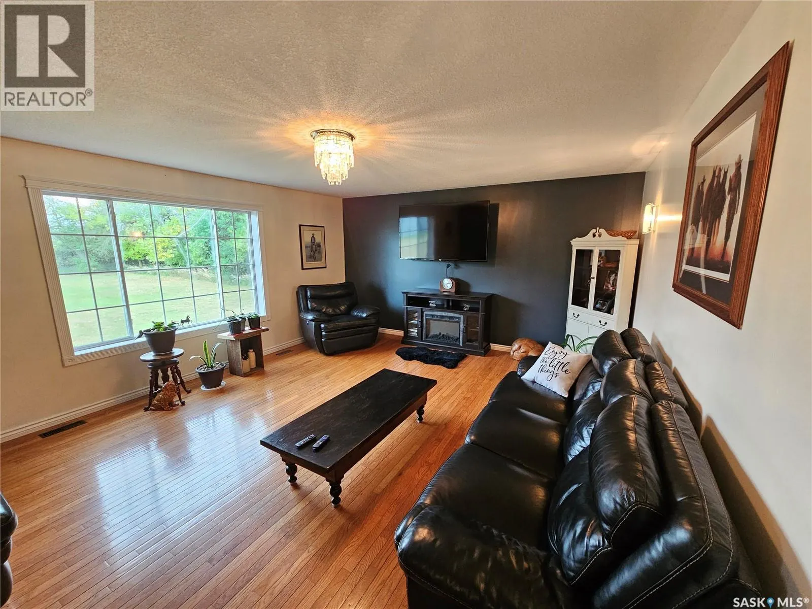 Redvers South Acreage.