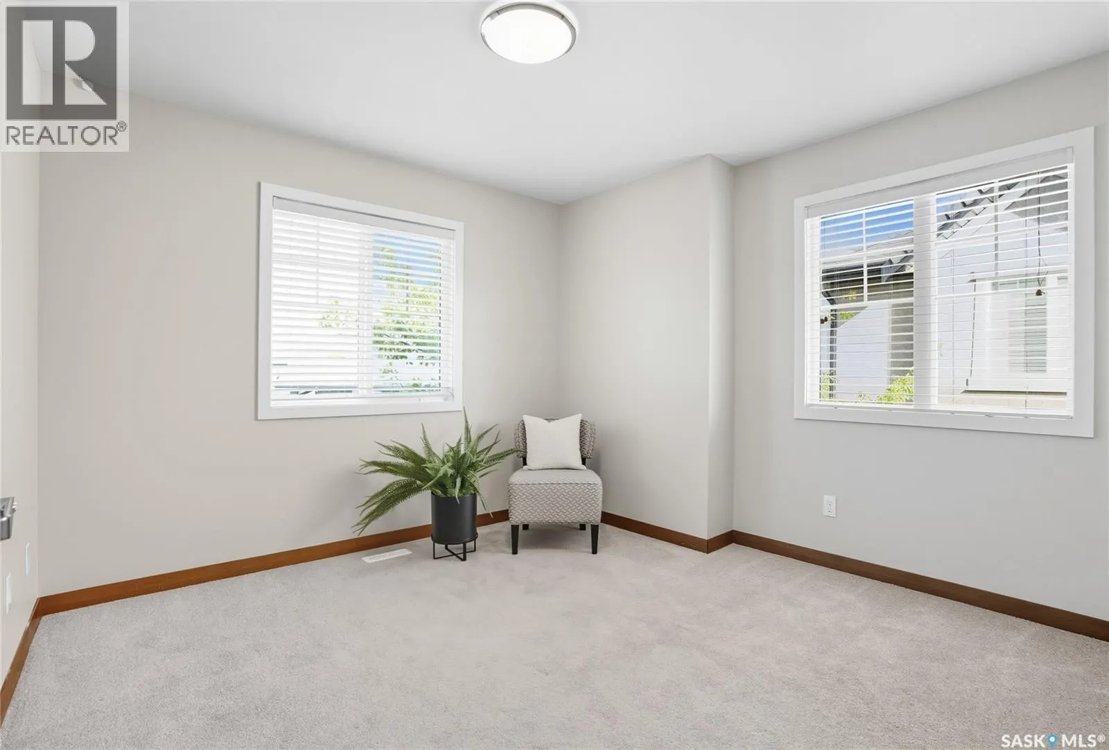 308 1555 Paton CRESCENT