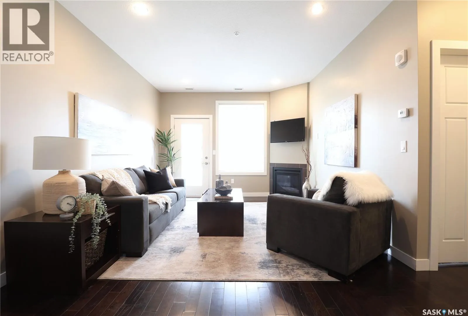 1104 2055 Rose STREET