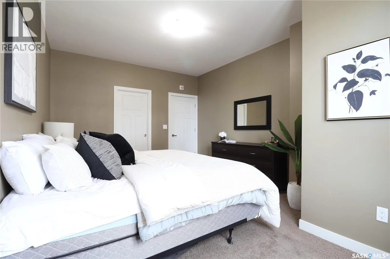 1104 2055 Rose STREET
