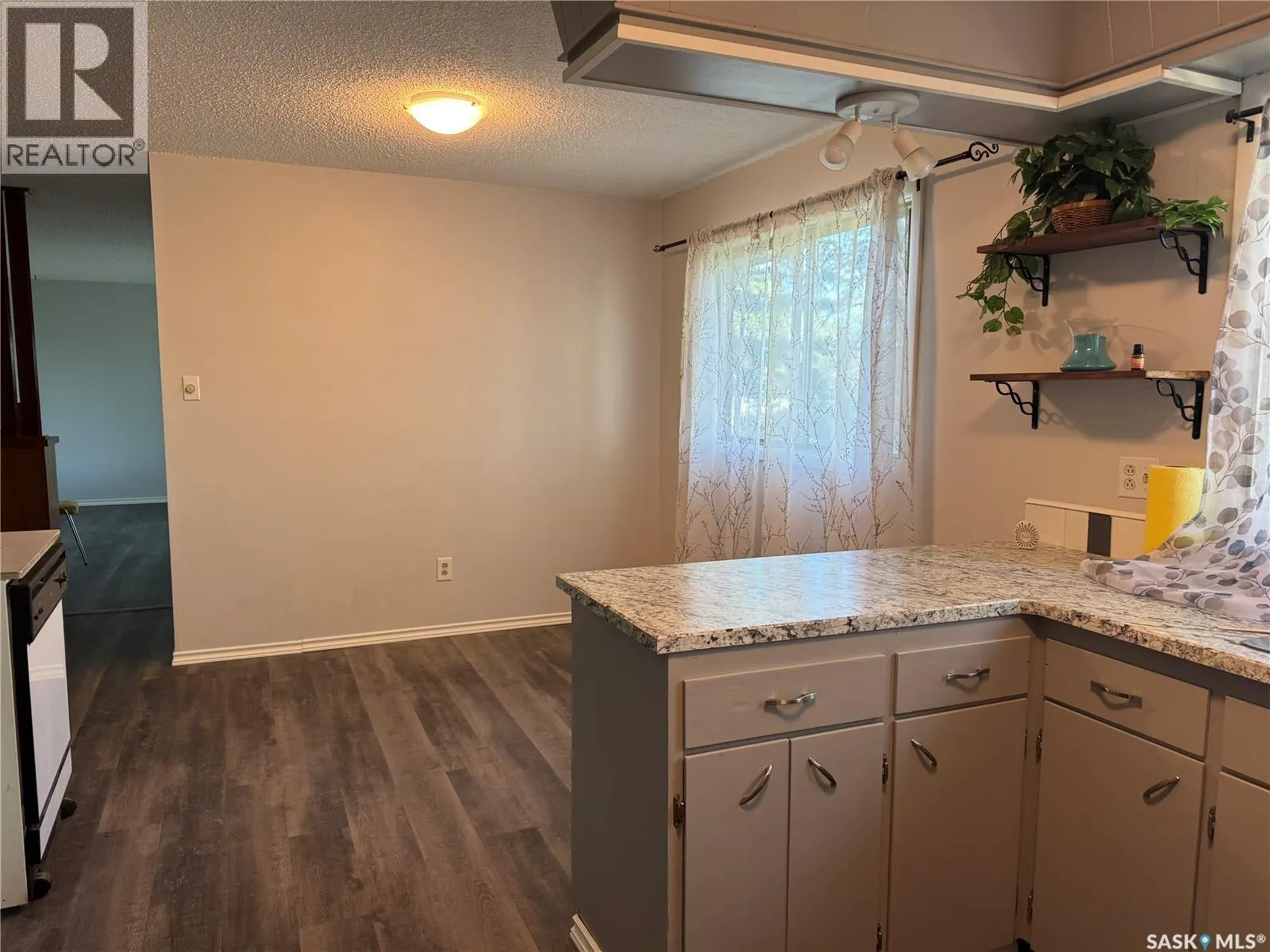 38 Kasper CRESCENT