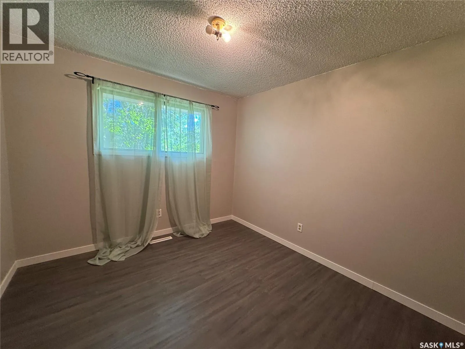 38 Kasper CRESCENT