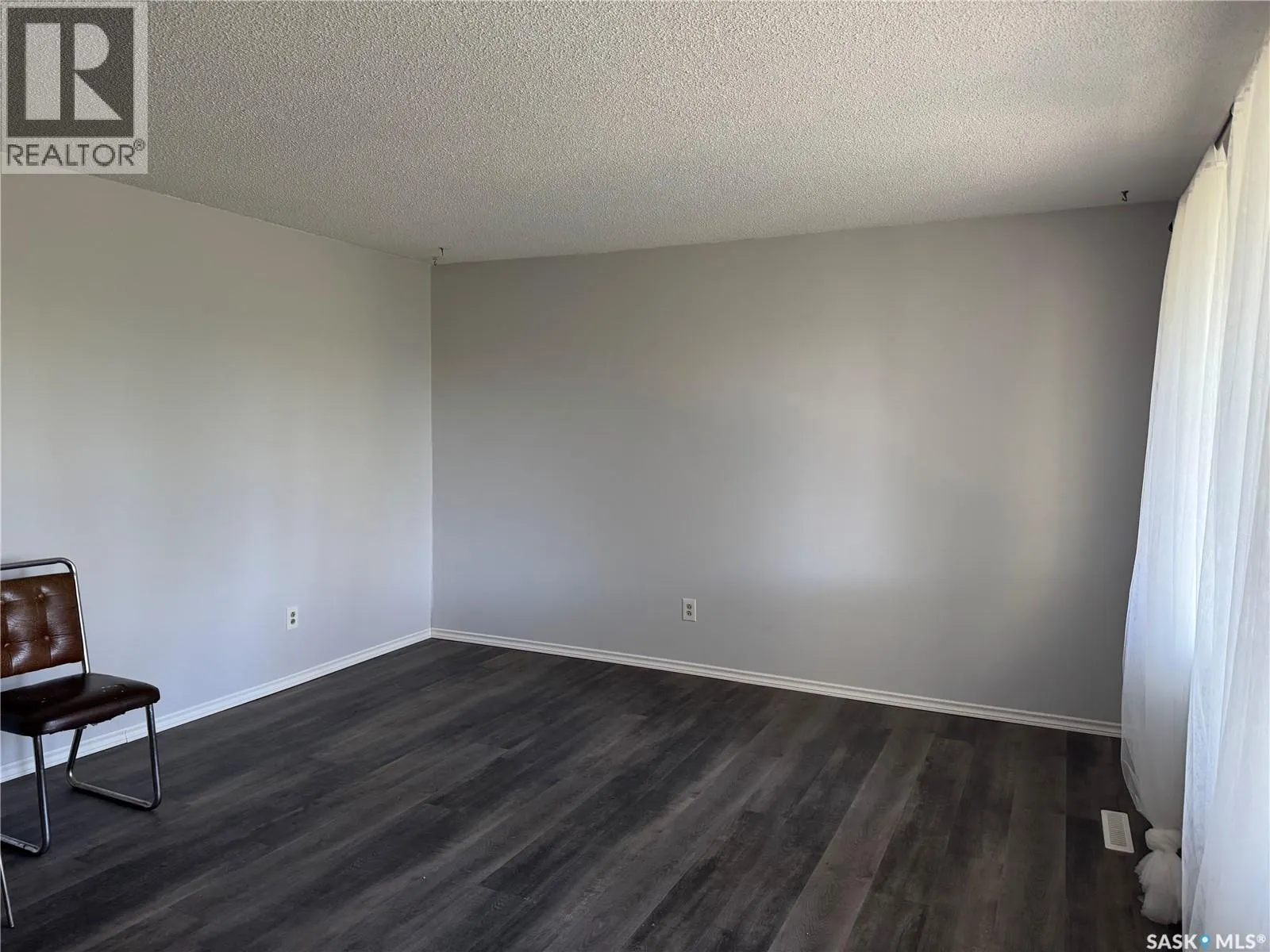 38 Kasper CRESCENT