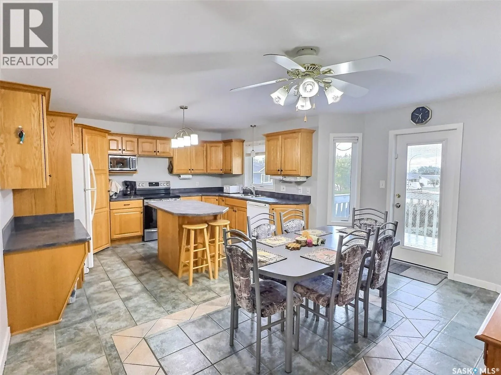 2 Poplar PLACE