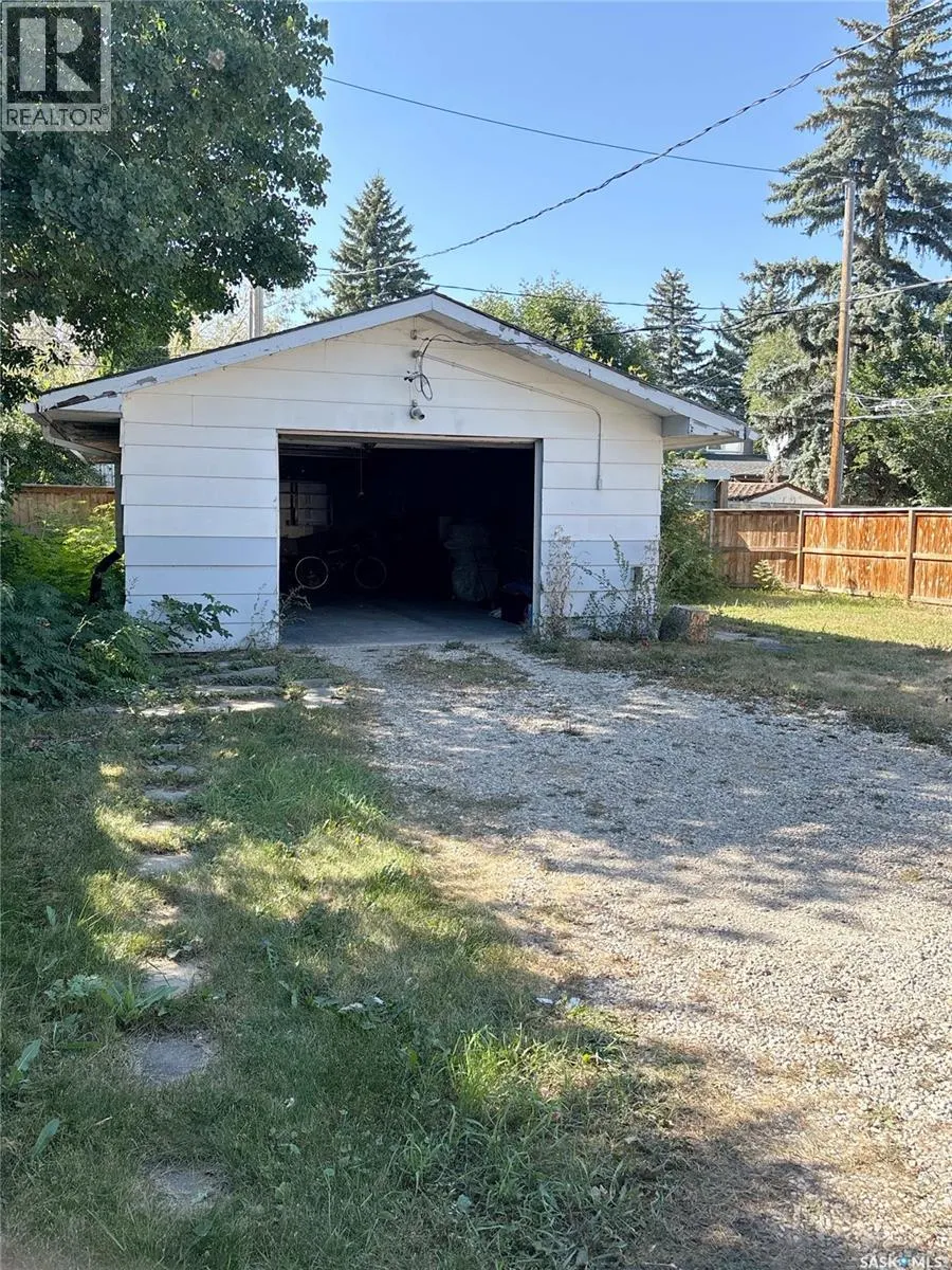 108 McCannel STREET