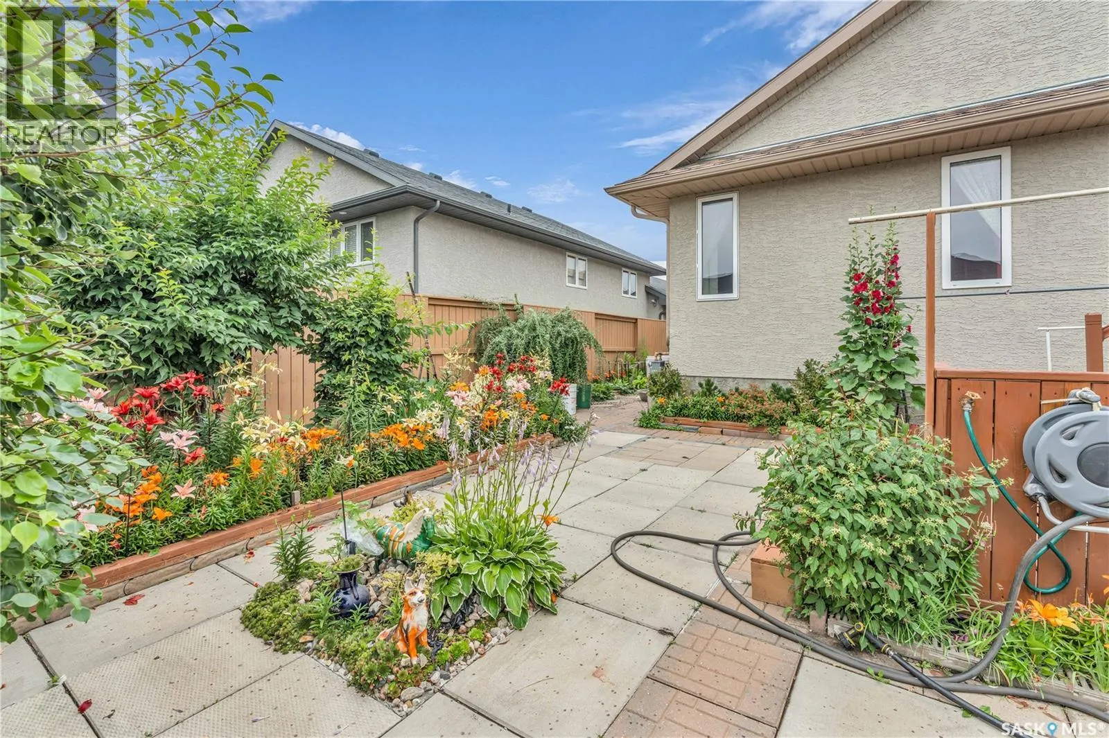 250 Robertson COVE