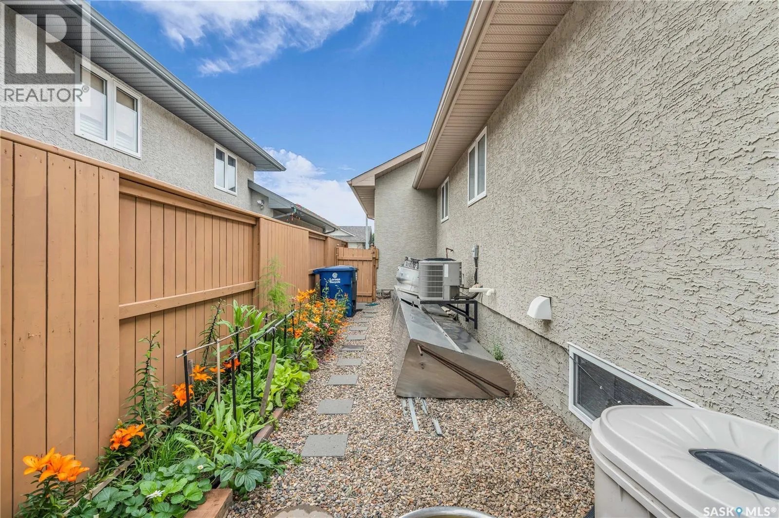 250 Robertson COVE