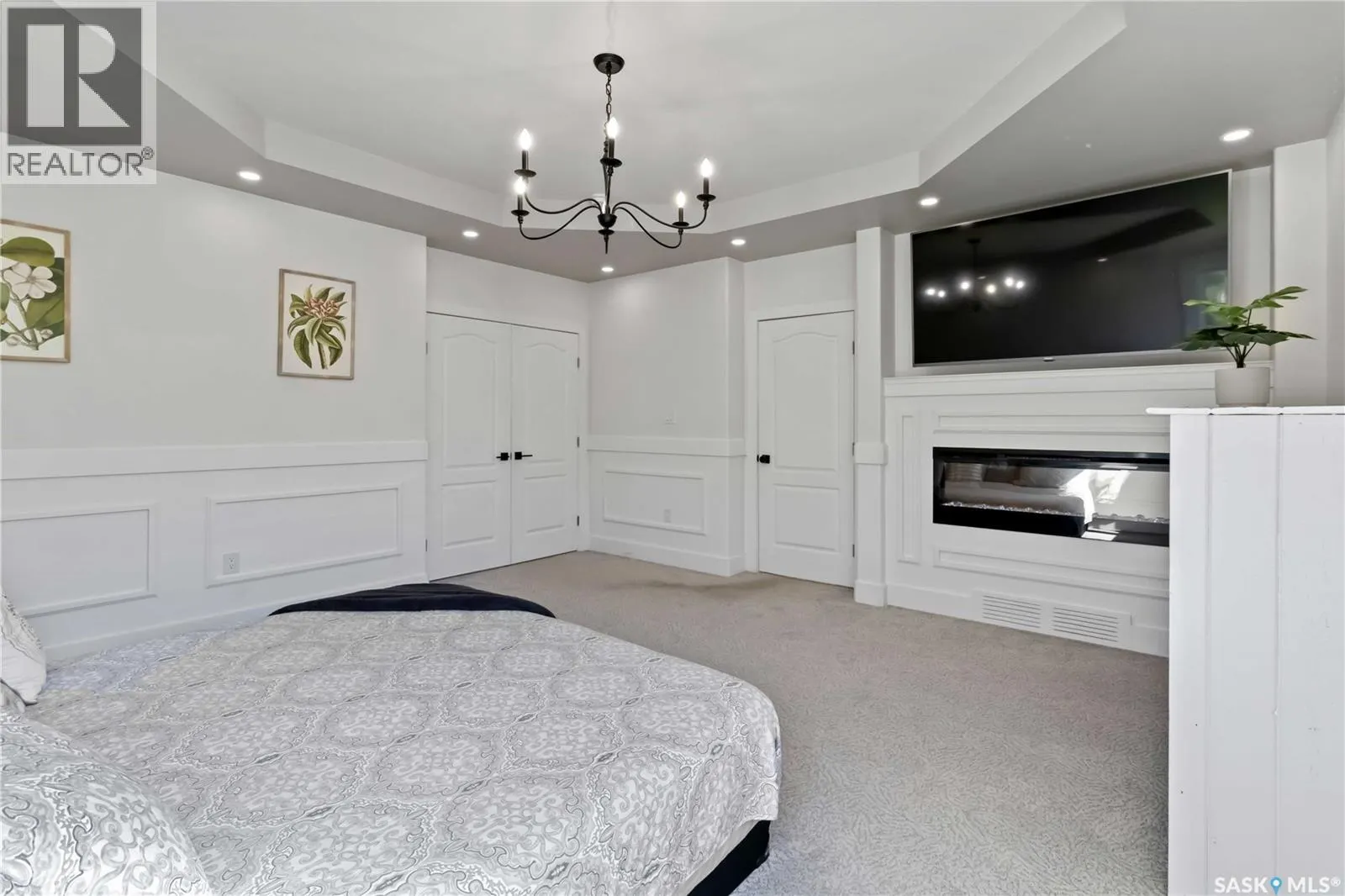 Lakefront Luxury on Little Loon