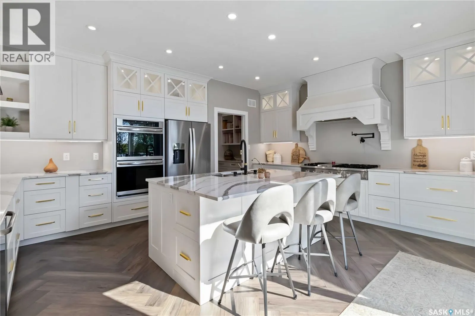 Lakefront Luxury on Little Loon