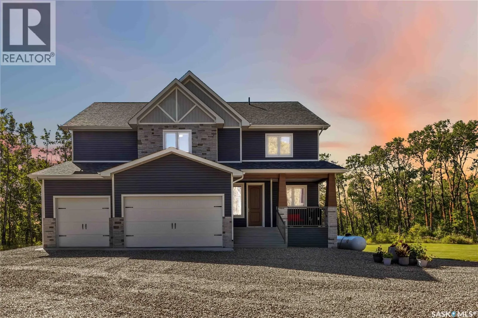 Lakefront Luxury on Little Loon