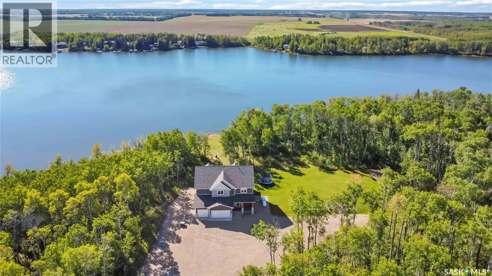 Lakefront Luxury on Little Loon