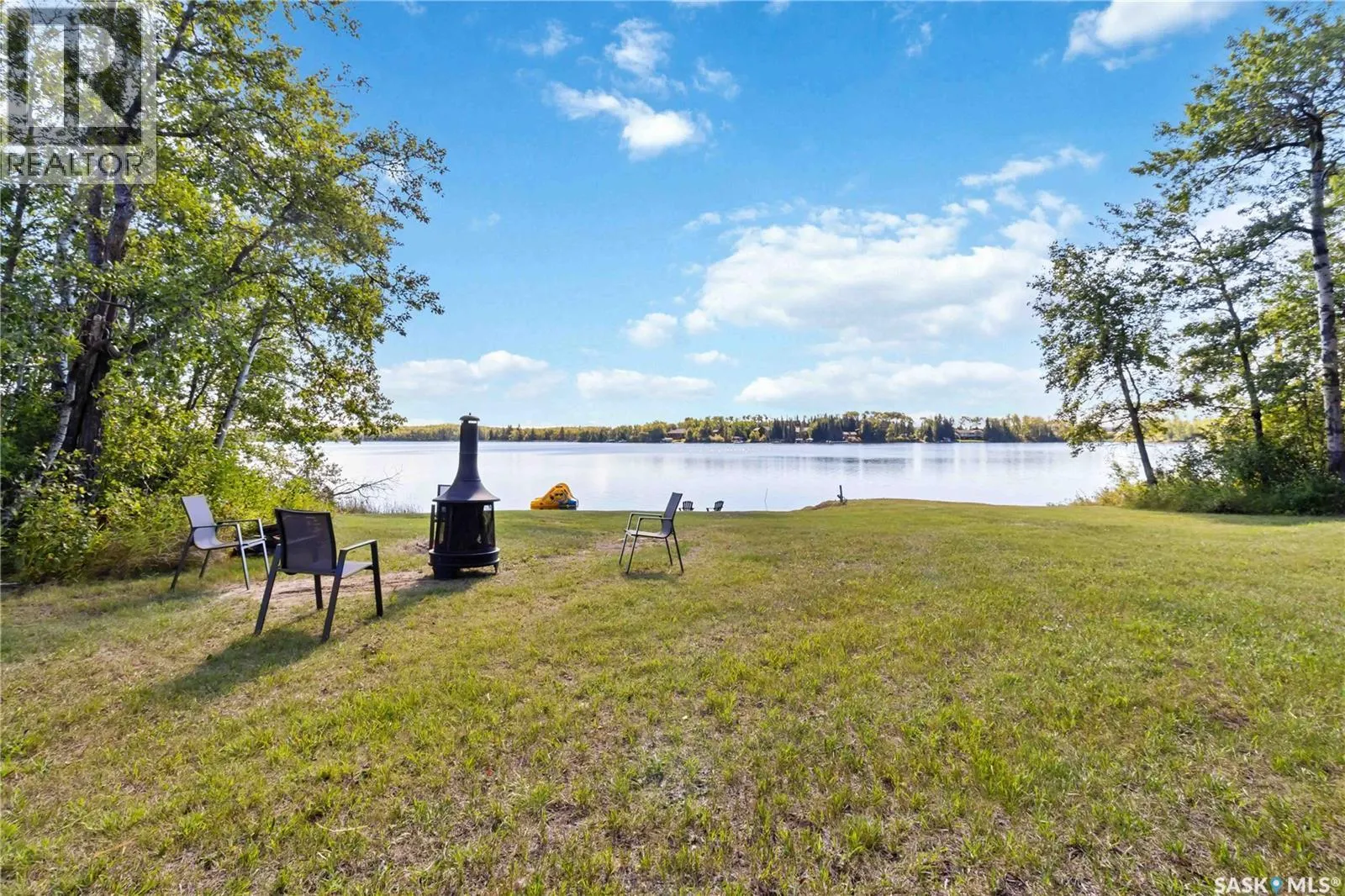 Lakefront Luxury on Little Loon