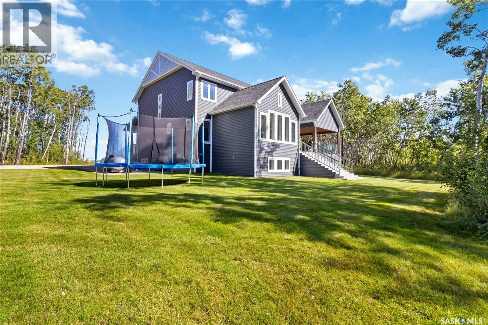 Lakefront Luxury on Little Loon